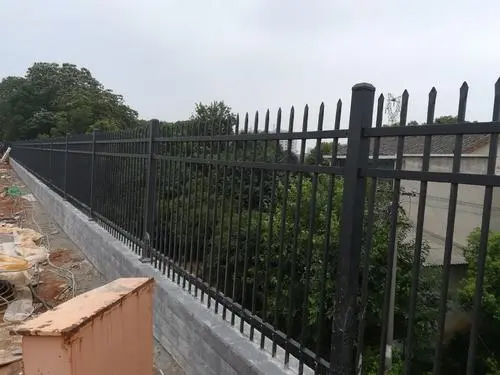 鋅鋼柵欄真的有他們說那么好嗎？博智鋅鋼來為您解答